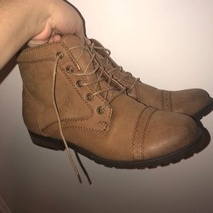 CUTE BROWN BOOTS BY GH BASS&CO